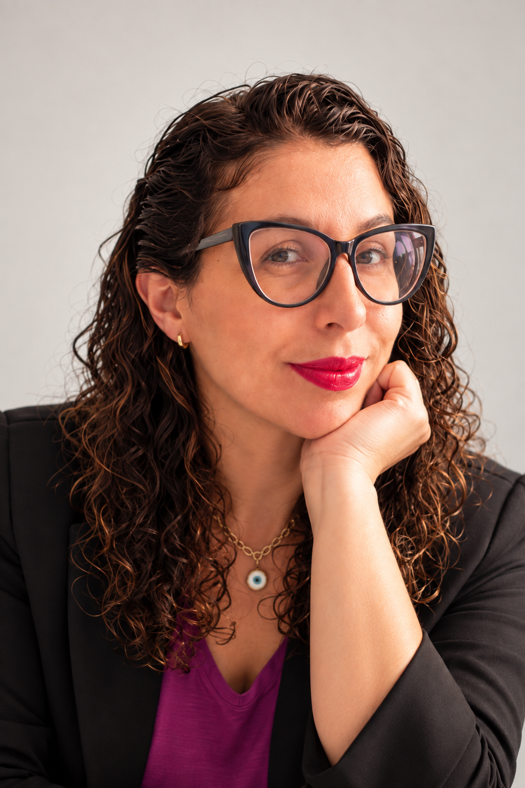Alyne Farah, designer de marcas e comunicação visual